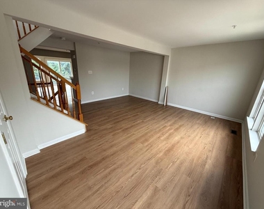 7123 Maiden Point Place - Photo Thumbnail 4