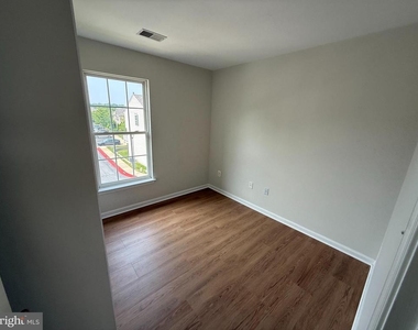 7123 Maiden Point Place - Photo Thumbnail 19