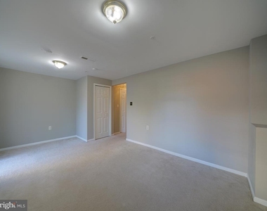 9314 Lawson Lane - Photo Thumbnail 40