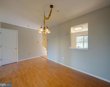 9314 Lawson Lane - Photo Thumbnail 11