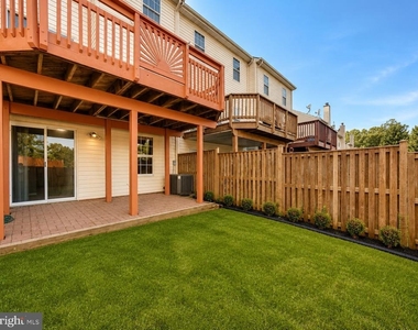 9314 Lawson Lane - Photo Thumbnail 6