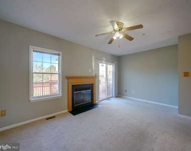 9314 Lawson Lane - Photo Thumbnail 10