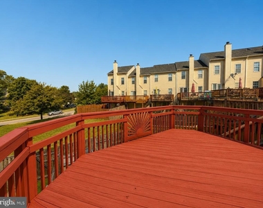 9314 Lawson Lane - Photo Thumbnail 4