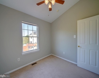 9314 Lawson Lane - Photo Thumbnail 34