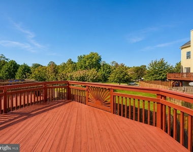 9314 Lawson Lane - Photo Thumbnail 3