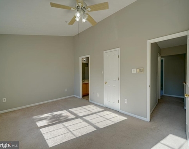 9314 Lawson Lane - Photo Thumbnail 22