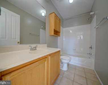 9314 Lawson Lane - Photo Thumbnail 25