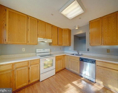 9314 Lawson Lane - Photo Thumbnail 15