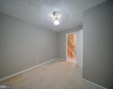 9314 Lawson Lane - Photo Thumbnail 38