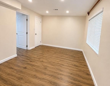 9254 Pirates Cove - Photo Thumbnail 15