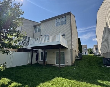 636 Tantallon Court - Photo Thumbnail 18
