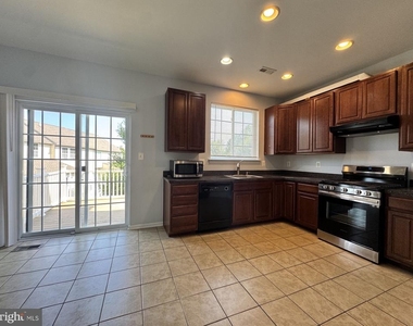 636 Tantallon Court - Photo Thumbnail 5