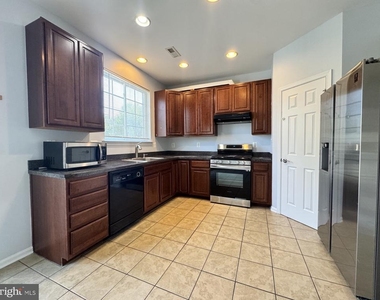 636 Tantallon Court - Photo Thumbnail 6