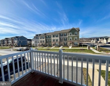 5897 Bella Marie Way - Photo Thumbnail 8