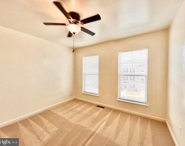 5897 Bella Marie Way - Photo Thumbnail 13