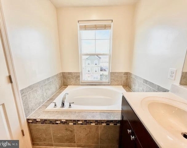 5897 Bella Marie Way - Photo Thumbnail 27