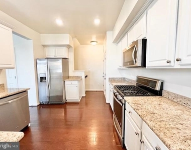 5897 Bella Marie Way - Photo Thumbnail 4