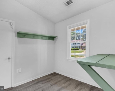 2124 Duchy Court - Photo Thumbnail 16