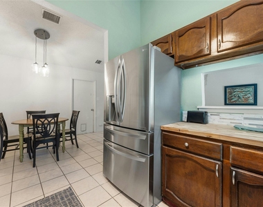 2523 E Stassney Ln - Photo Thumbnail 9