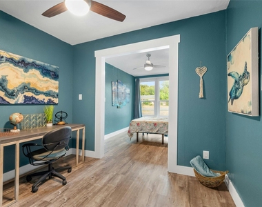 2523 E Stassney Ln - Photo Thumbnail 15