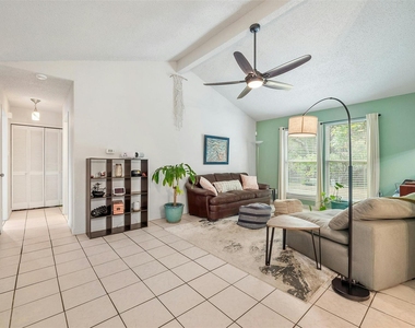 2523 E Stassney Ln - Photo Thumbnail 3