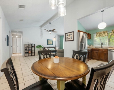 2523 E Stassney Ln - Photo Thumbnail 6
