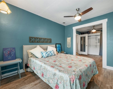 2523 E Stassney Ln - Photo Thumbnail 17