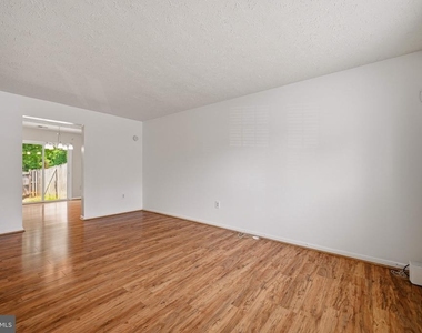 16 Meadowside Court - Photo Thumbnail 9