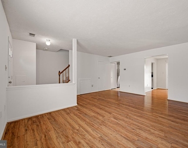 16 Meadowside Court - Photo Thumbnail 8