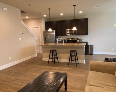 347 Madison Oaks - Photo Thumbnail 10