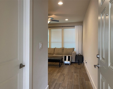 347 Madison Oaks - Photo Thumbnail 1