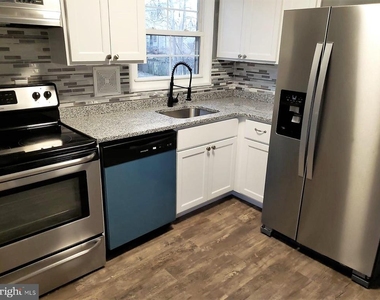 1314 Woodbridge - Photo Thumbnail 3