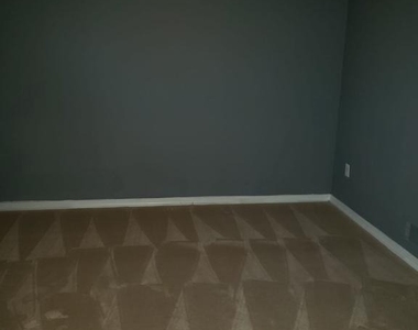 1314 Woodbridge - Photo Thumbnail 9