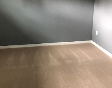 1314 Woodbridge - Photo Thumbnail 6