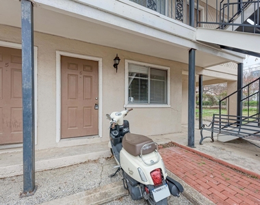 1010 W 23 Rd St - Photo Thumbnail 4
