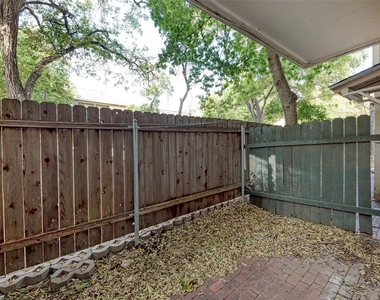1010 W 23 Rd St - Photo Thumbnail 15