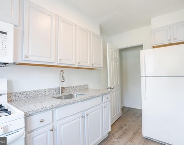 1046 Middlesex Road - Photo Thumbnail 2