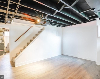 1046 Middlesex Road - Photo Thumbnail 7