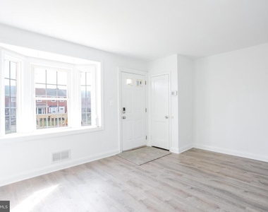 1046 Middlesex Road - Photo Thumbnail 13