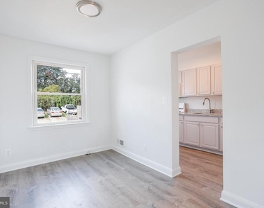 1046 Middlesex Road - Photo Thumbnail 3