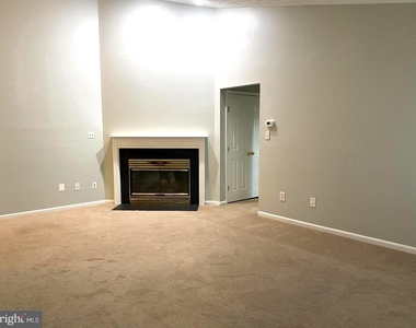 23 Laurel Path - Photo Thumbnail 5