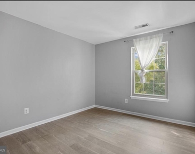 4 Cedar Valley Place - Photo Thumbnail 13