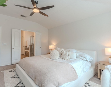 11813 Arran St - Photo Thumbnail 14