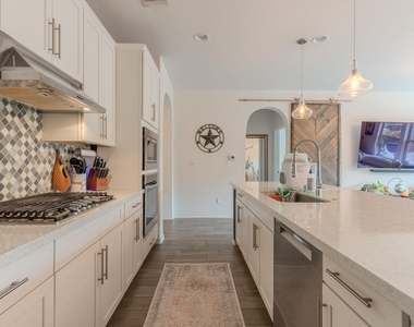 11813 Arran St - Photo Thumbnail 2
