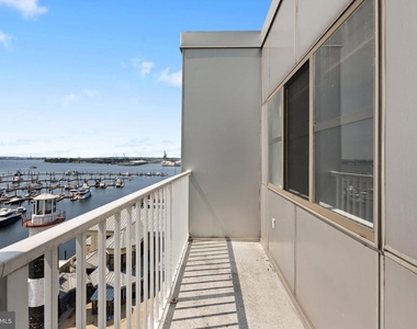 2702 Lighthouse Point East E - Photo Thumbnail 30