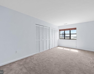 2702 Lighthouse Point East E - Photo Thumbnail 22