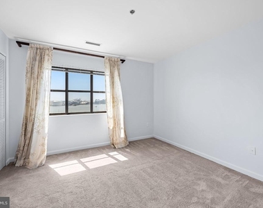 2702 Lighthouse Point East E - Photo Thumbnail 20