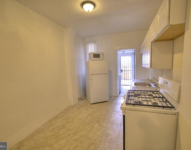 2540 Greenmount Avenue - Photo Thumbnail 4