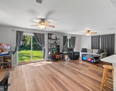 10 N Meadow Drive - Photo Thumbnail 9