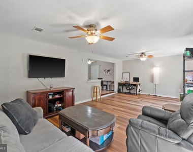 10 N Meadow Drive - Photo Thumbnail 11